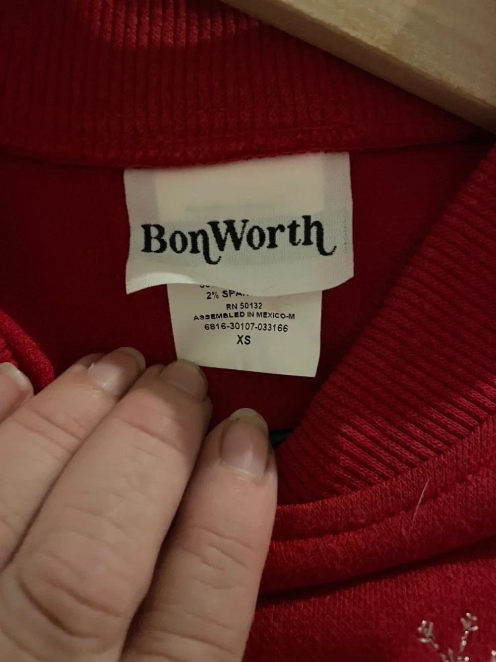 Bonworth women’s  XS red cardigan sweater with beautiful appliqué
